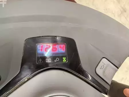 Wózek wysokiego podnoszenia 2016  Toyota SWE 160 (6)