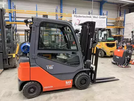 Wózki gazowe 2020  Toyota 02-8FGF15 (1)