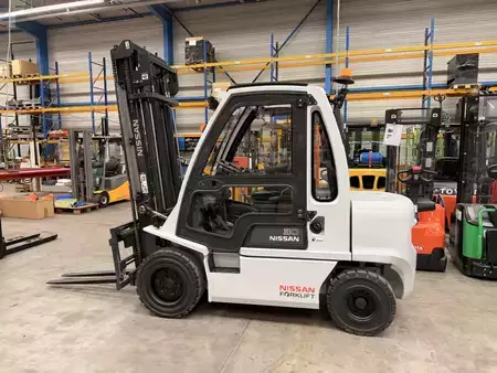 Nissan ZX 70 diesel forklift specs & dimensions (2011 - 2014
