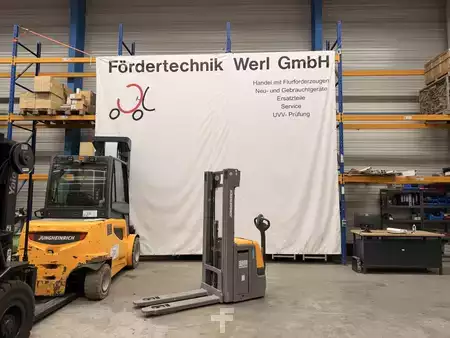 Pallet Stackers 2017  Jungheinrich EJC 214z (1)