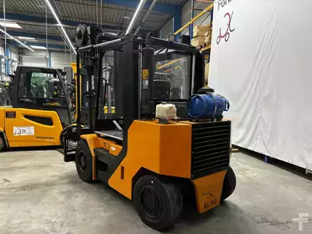 Gázüzemű targoncák 2006  RMF KSL 70 G (2)