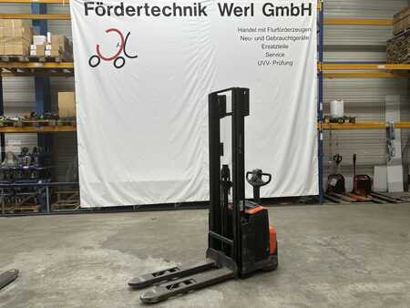 Stacker pedestre 2016  BT SWE 120 (1)