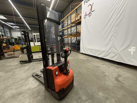 Stacker pedestre 2016  BT SWE 120 (2)