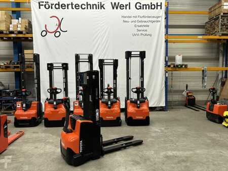 Hochhubwagen 2018  Toyota Hochhubwagen SWE140 (1)