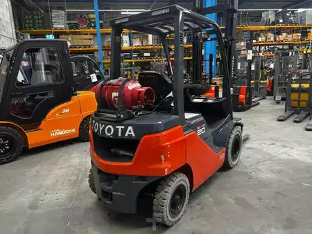 Gázüzemű targoncák 2022  Toyota 02-8FGF20 (4)