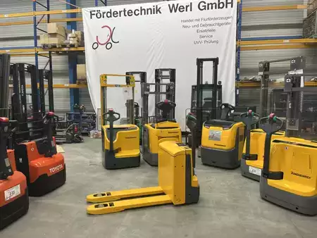 Lavansiirtovaunu 2011  Jungheinrich EJE116 (1)