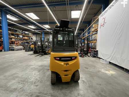 Carrelli elettrici 4 ruote 2017  Jungheinrich EFG540K (2)