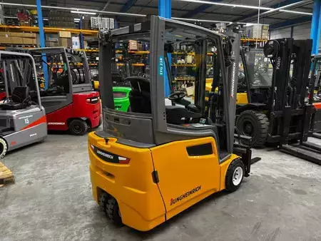 Elektro 3 Rad 2017  Jungheinrich EFG218 (6)