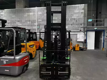 4-wiel elektrische heftrucks 2025  Noblelift FE4P38Q (4)
