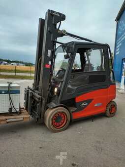 4-wiel elektrische heftrucks 2011 Linde E50HL-01 (3)