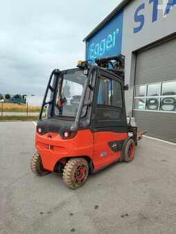 4-wiel elektrische heftrucks 2011  Linde E50HL-01 (1)