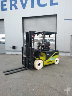 Elektro čtyřkolový VZV 2024  Clark SE30s (1)