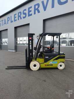 Elektro čtyřkolový VZV 2024  Clark SE30s (2)