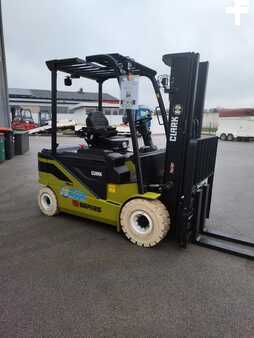 Elektro čtyřkolový VZV 2024  Clark SE30s (5)