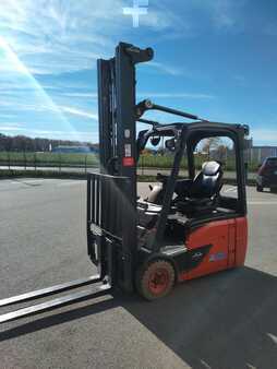 3-wiel elektrische heftrucks 2017  Linde E16-02 (2)