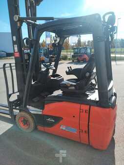 3-wiel elektrische heftrucks 2017 Linde E16-02 (3)