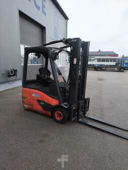 3-wiel elektrische heftrucks 2018  Linde E16-02 (1)