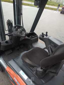 3-wiel elektrische heftrucks 2018  Linde E16-02 (6)