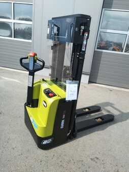 Apilador eléctrico 2025  Clark SWX12 (4)