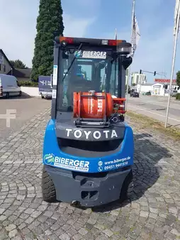 Elektromos 4 kerekű 2020 Toyota 8FGF25-67157 (4)