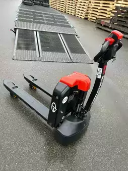 Transpalettes électriques 2025  EP Equipment EPL154 (1)