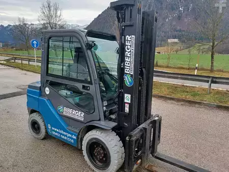 Dieseltrukki 2022 Toyota 52-8FDF25 (1)
