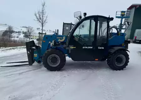 Telescopic forklift rigid 2017  Genie GTH2506 (2)