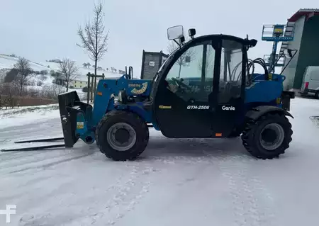 Teleskopstapler-Starr 2017  Genie GTH2506 (2)