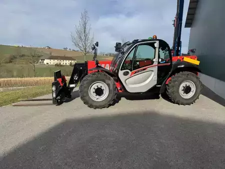 Manipulador fijo 2023  Manitou MT930 (1)