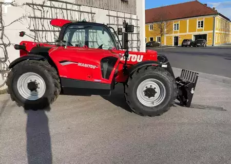 Verreikers (vast) 2023  Manitou MT733 Easy (2)