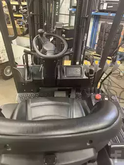 Montacargas Eléctrico (3 ruedas) 2025  Noblelift FE3C40 (1)