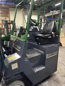 Four-way trucks 2018  Combilift CB8 (4)