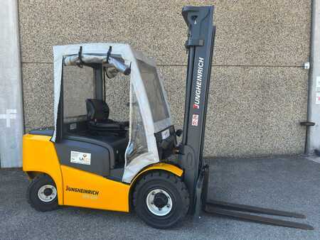 Dieselový VZV 2014 Jungheinrich DFG 425 (1)