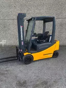 Elektrisk- 4 hjul 2010  Jungheinrich EFG 320 NEW BATT. (1)