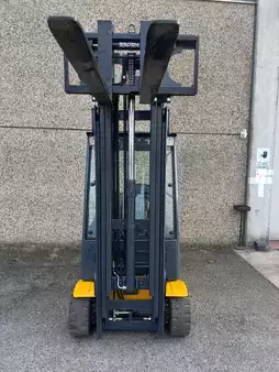 Elektrisk- 4 hjul 2010  Jungheinrich EFG 320 NEW BATT. (4)