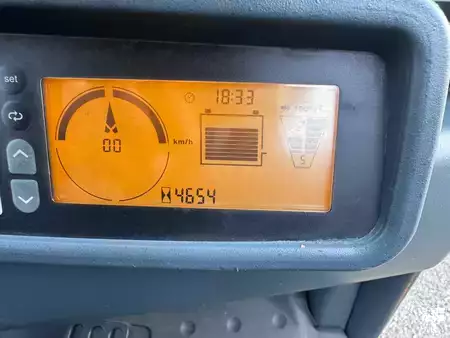 Elektrisk- 4 hjul 2010  Jungheinrich EFG 320 NEW BATT. (6)