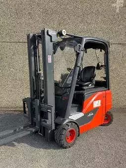 Carrelli elettrici 4 ruote 2016  Linde E20 PH 02 (1)