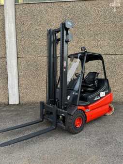 Carrelli elettrici 4 ruote 2006  Linde E25 02 (1)