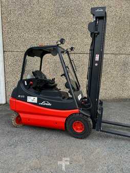 Carrelli elettrici 4 ruote 2006  Linde E25 02 (2)