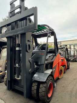 Carrelli elettrici 4 ruote 2021  Linde E70 (1)