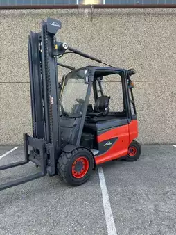 Carrelli elettrici 4 ruote 2015  Linde E40H 388 (1)