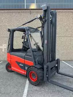 Carrelli elettrici 4 ruote 2015  Linde E40H 388 (2)