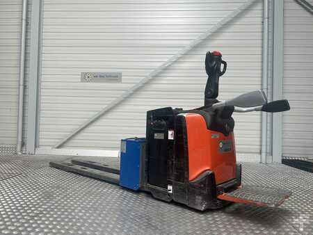 Electric Pallet Trucks 2015  BT LPE200 (1)