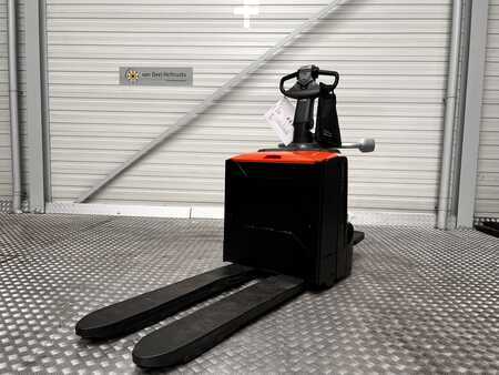 Electric Pallet Trucks 2023  BT LPE200B (1)