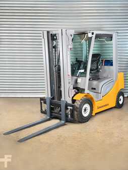 Gázüzemű targoncák 2018  Jungheinrich TFG 425s Service Neu - Triplex - 2.5t - 4.7m Hub - VW Motor (1)