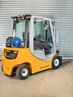 Gázüzemű targoncák 2018  Jungheinrich TFG 425s Service Neu - Triplex - 2.5t - 4.7m Hub - VW Motor (3)