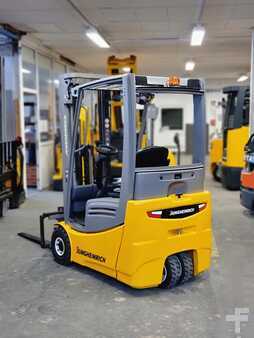 Elektryczne 3-kołowe 2017  Jungheinrich EFG 213 Service Neu - Batterie 80% - Freihub (3)