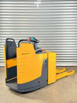 Wózki niskiego podnoszenia 2015  Jungheinrich ERE 225 Service Neu - Batterie 82% - 2,5t (4)