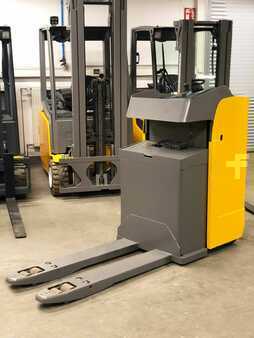 Niederhubwagen 2015  Jungheinrich ESE 120 Service Neu - Batterie 80% - Nur 3.323 Std. (3)