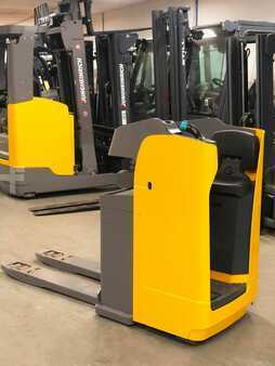 Niederhubwagen 2015  Jungheinrich ESE 120 Service Neu - Batterie 80% - Nur 3.323 Std. (4)